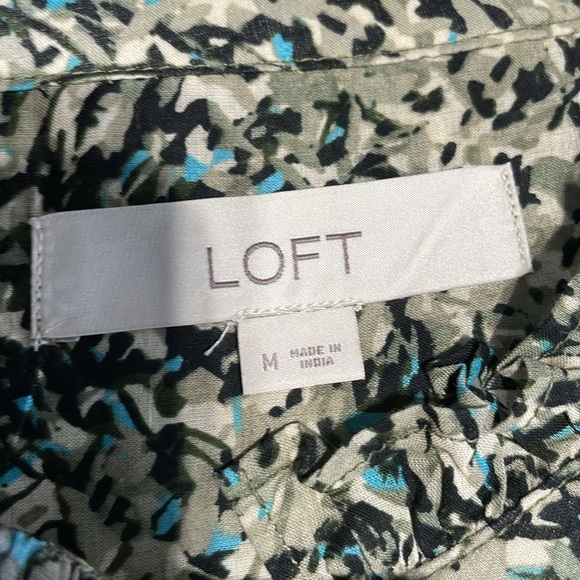 LOFT Pintucked Ruffle Blouse size M - Picture 9 of 10